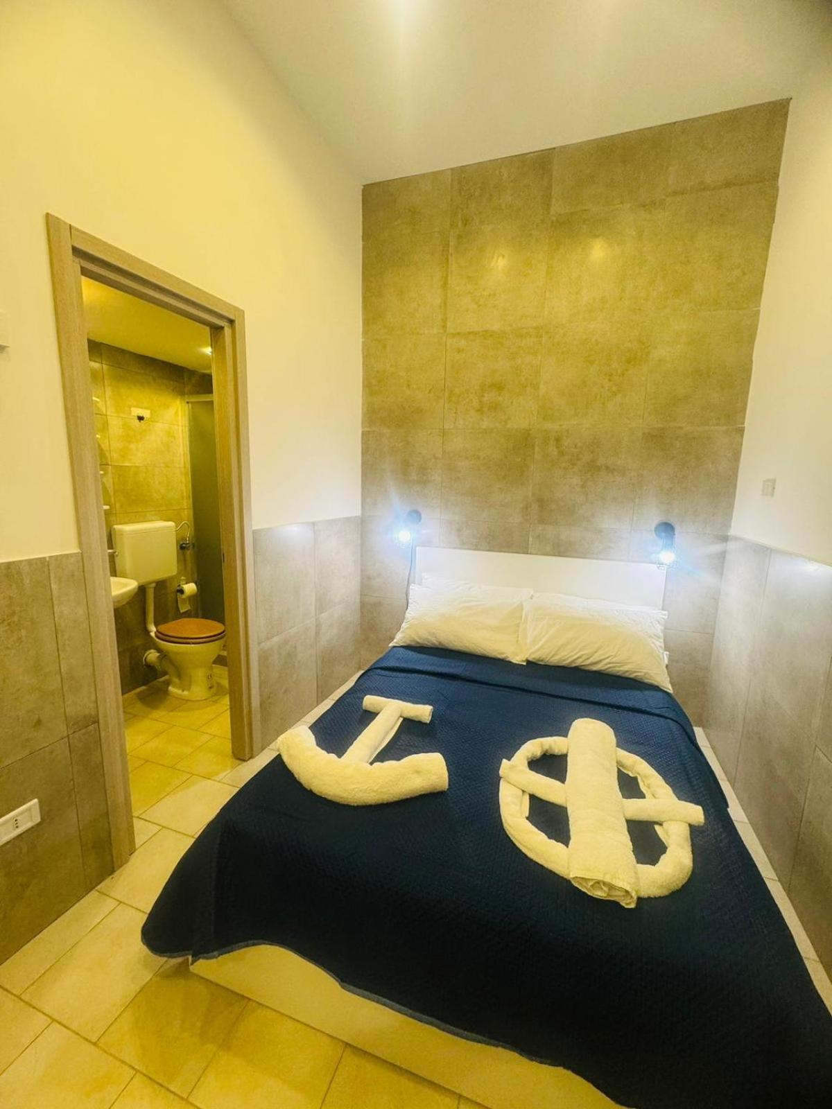 Terrazza Miracoli Napoli Aparthotel Bagian luar foto