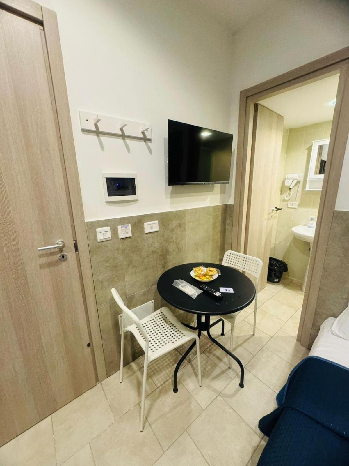 Terrazza Miracoli Napoli Aparthotel Bagian luar foto