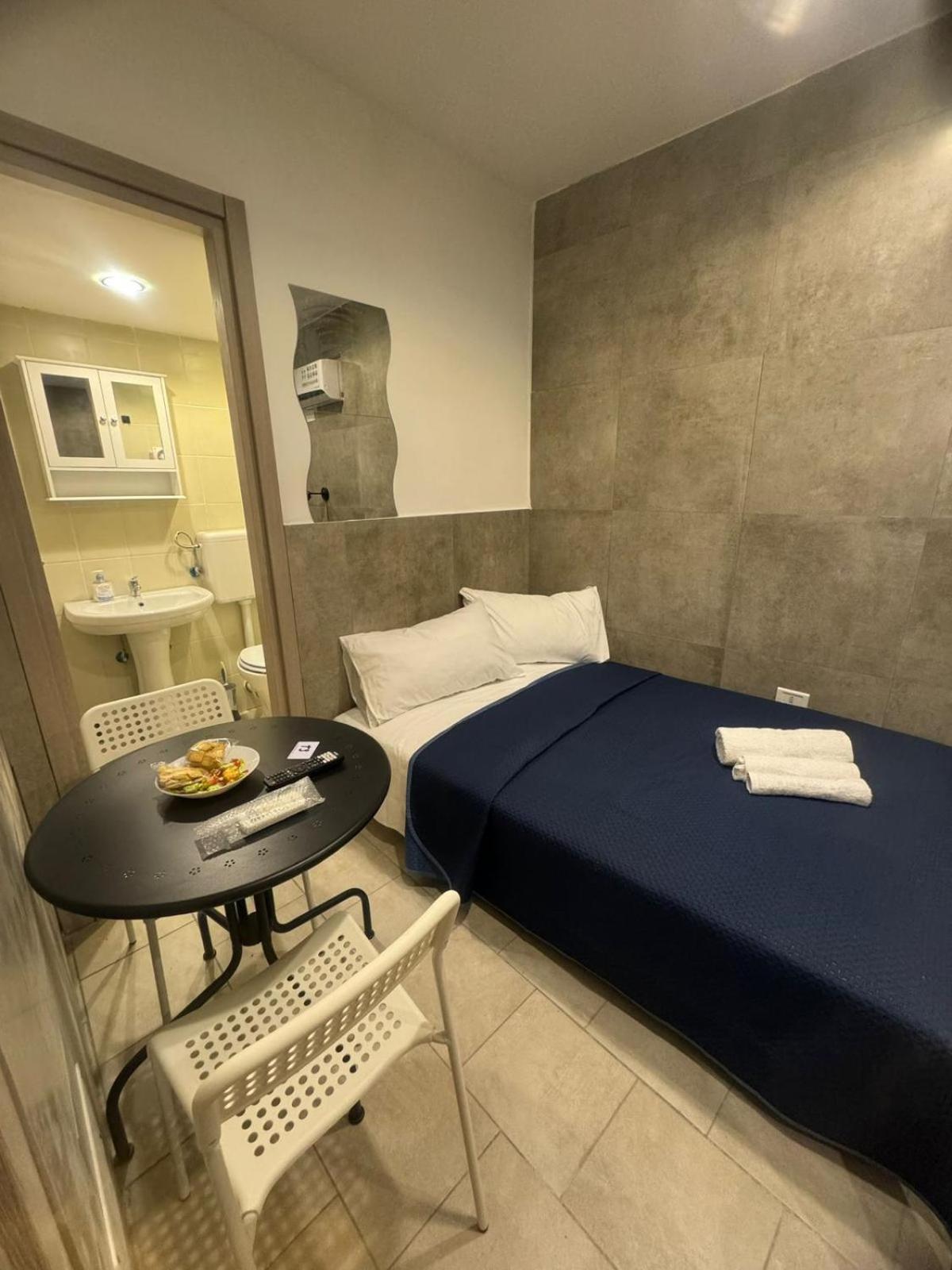 Terrazza Miracoli Napoli Aparthotel Bagian luar foto